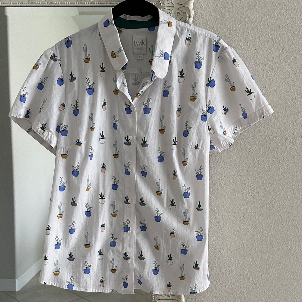 Twik Exclusivite’ Simons Plant White Button-Down Shirt